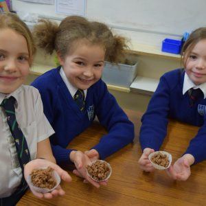 students with rice krispie cakes